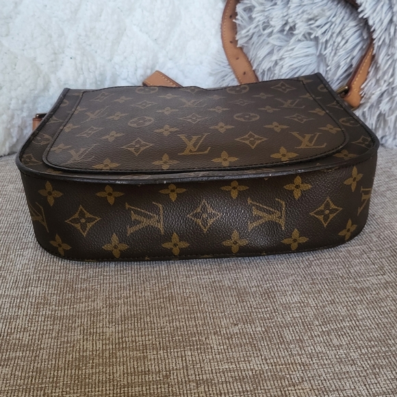 Louis Vuitton
Saint cloud vintage leather crossbody bag w/COA!!! - Picture 6 of 14